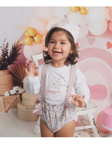 Cubrepañal con tirantes y camiseta