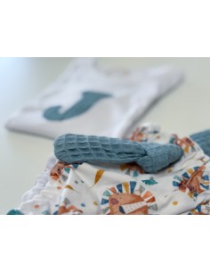 Cubrepañal con tirantes y camiseta 2