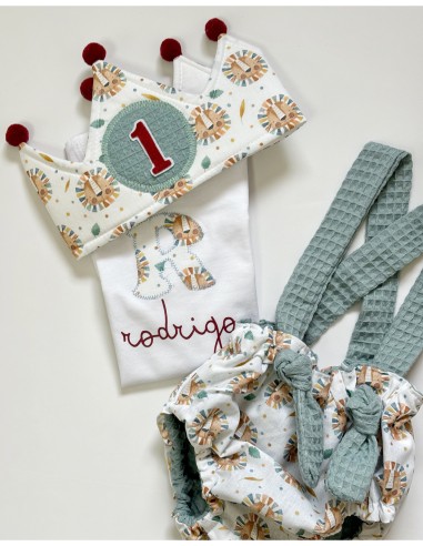 Cubrepañal con tirantes y camiseta