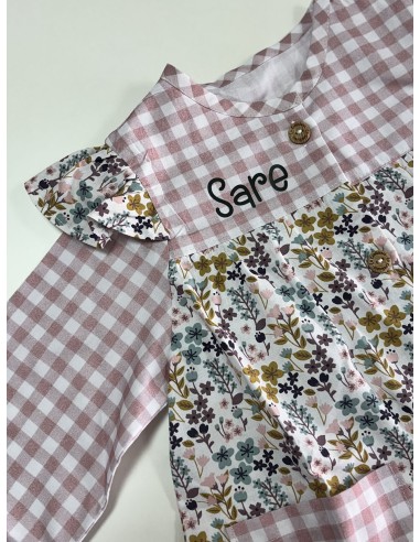 Babi con botones y volantes